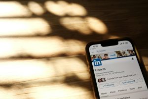Read more about the article Conducting Leadership research through LinkedIn